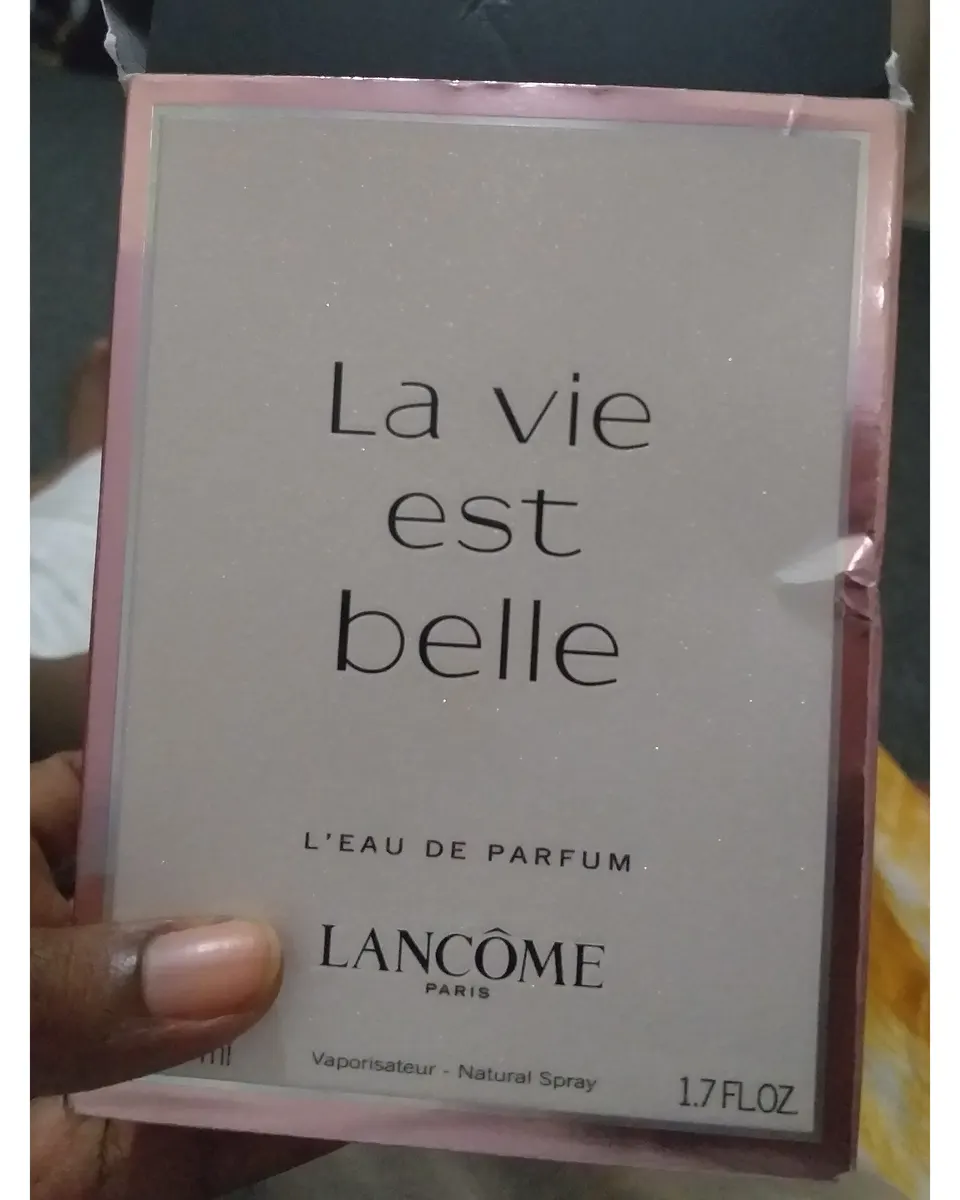 Lancôme La Vie Est Belle – Lancôme perfume bottle
